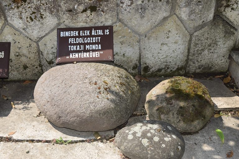 muzeum_kert_kenyerkovek